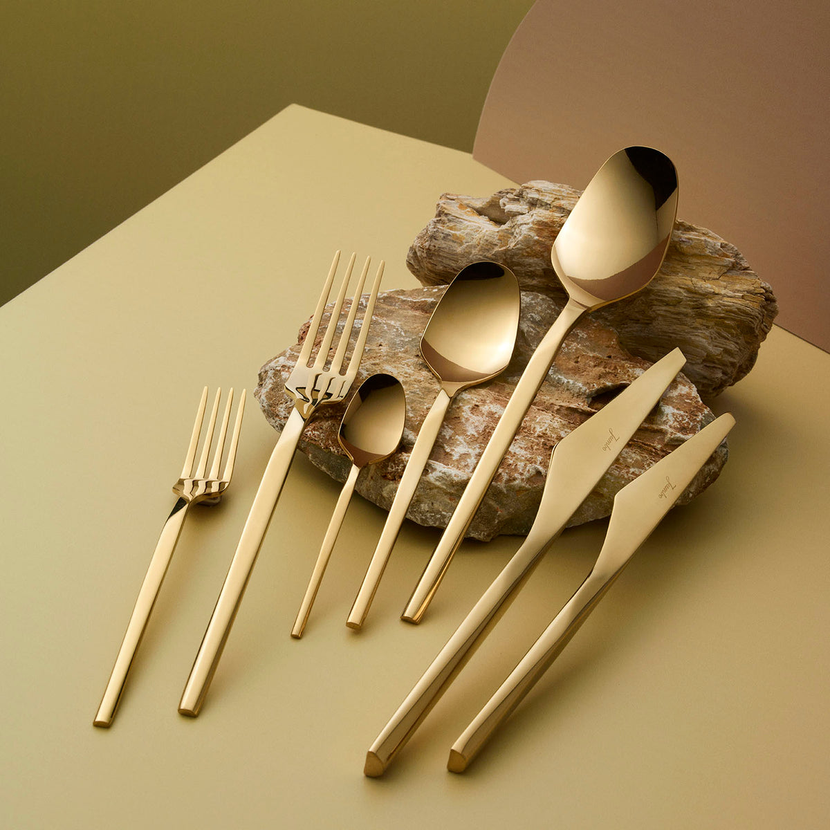 Jumbo 5100 Quartz Titanyum Gold 12 Kişilik 84 Parça Çatal Kaşık Bıçak Takımı