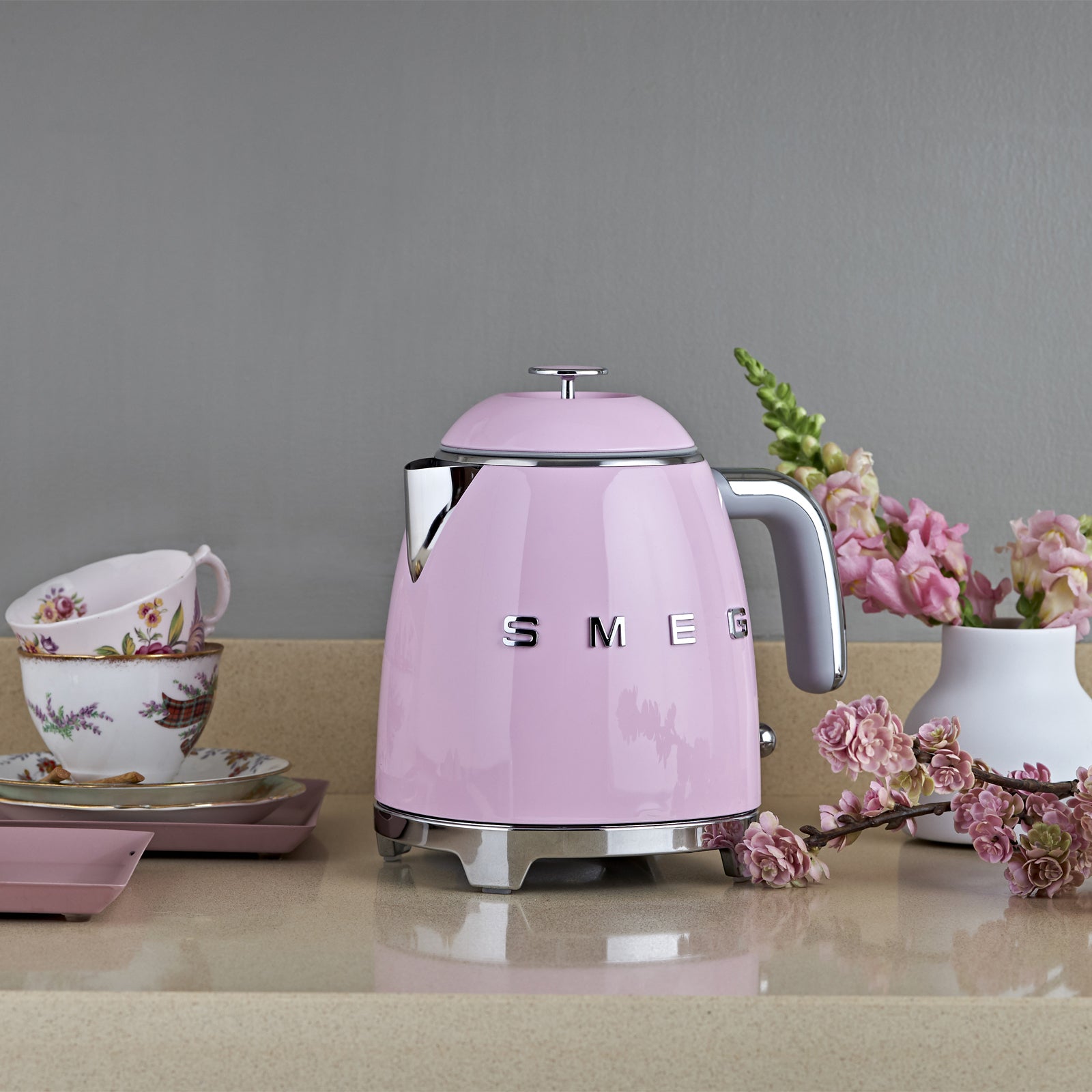 SMEG MİNİ KETTLE KLF05PKEU PEMBE