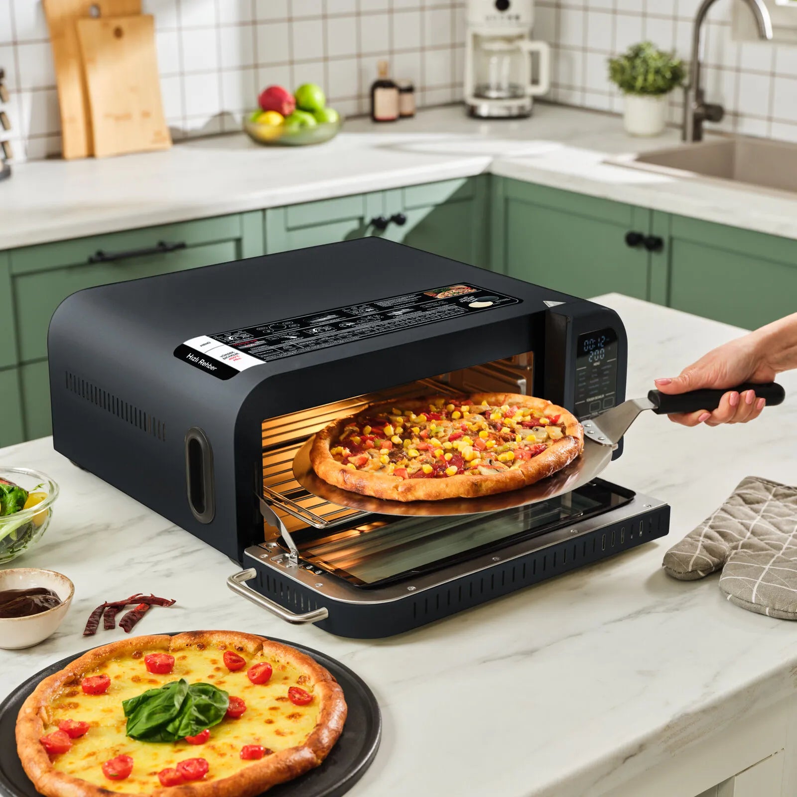 Karaca Multicrust Artisan Retro Pizza Makinesi ve Airfryer Mat