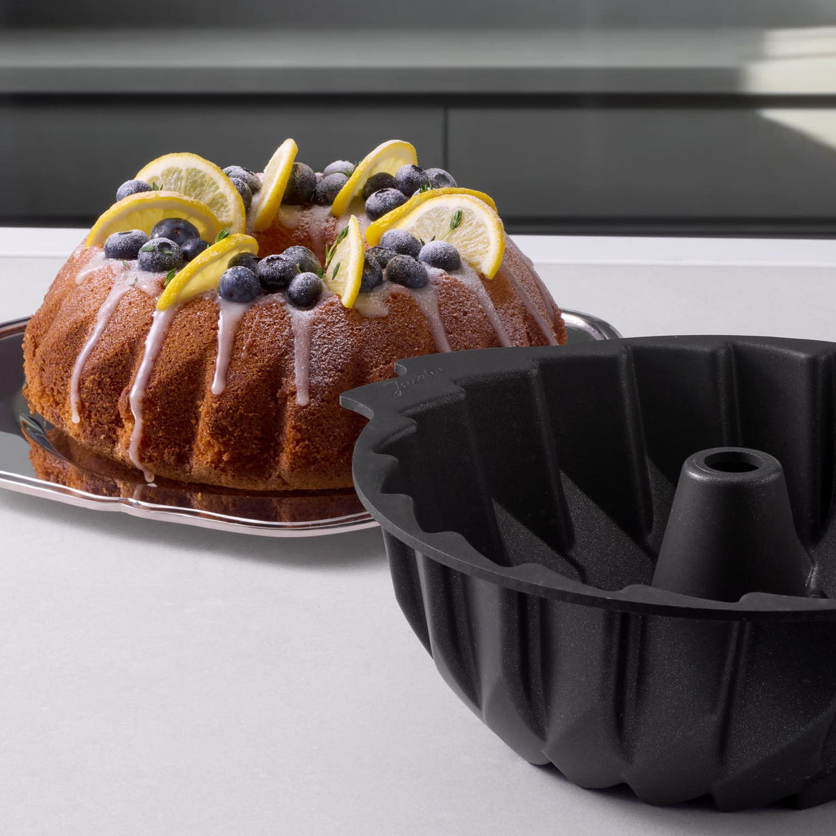 Jumbo Shark Swiss Black Yuvarlak Kek Kalıbı