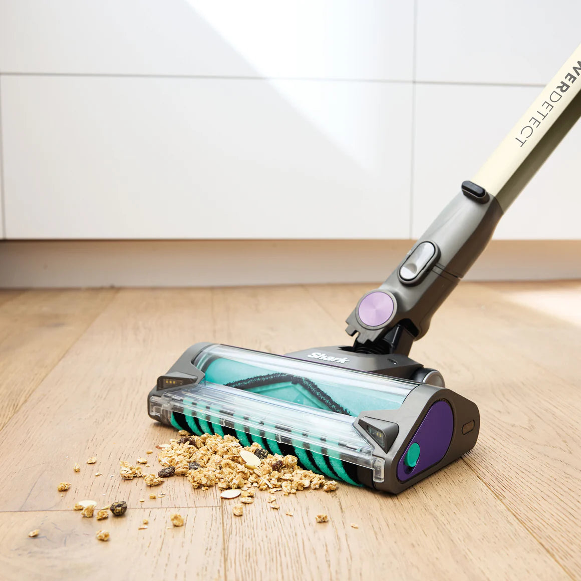 Shark PowerDetect Clean&Empty Auto-Empty Sistemli Pet Başlıklı Şarjlı Dikey Süpürge- IP3251EUT