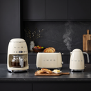 Smeg 3'lü Mutfak Seti Krem ( Kahve Makinesi + Ekmek Kızartma Makinesi + Su Isıtıcı)