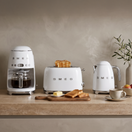 Smeg 3'lü Mutfak Seti Beyaz ( Kahve Makinesi + Ekmek Kızartma Makinesi + Su Isıtıcı)