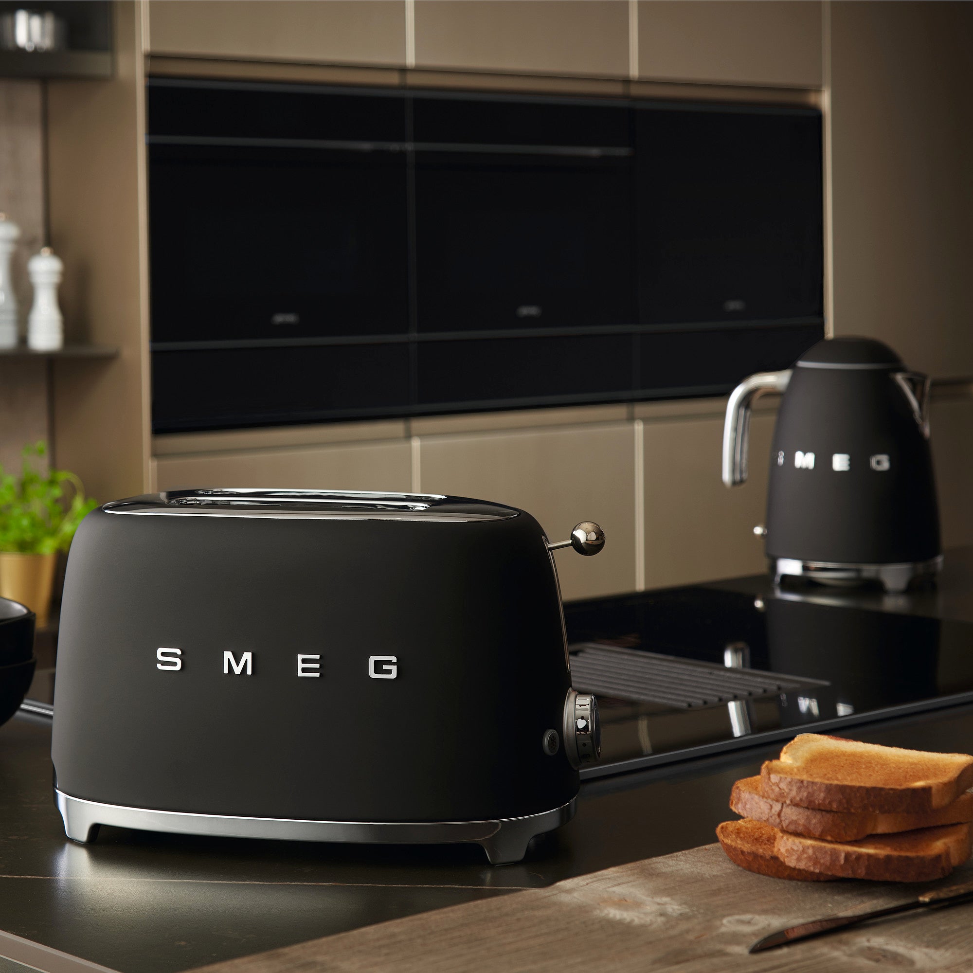 SMEG 2X2 EKMEK KIZARTMA MAT BLACK TSF01BLMEU